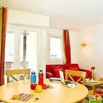 Pierre & Le Chamois Blanc Hotel apartamentowy 3*