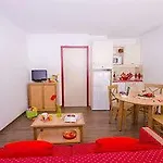 Pierre & Le Chamois Blanc Hotel apartamentowy 3*